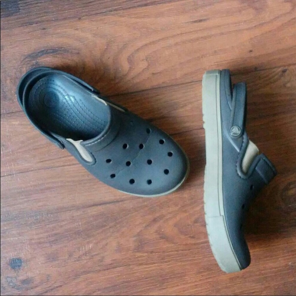 Women’s Size 8 Crocs